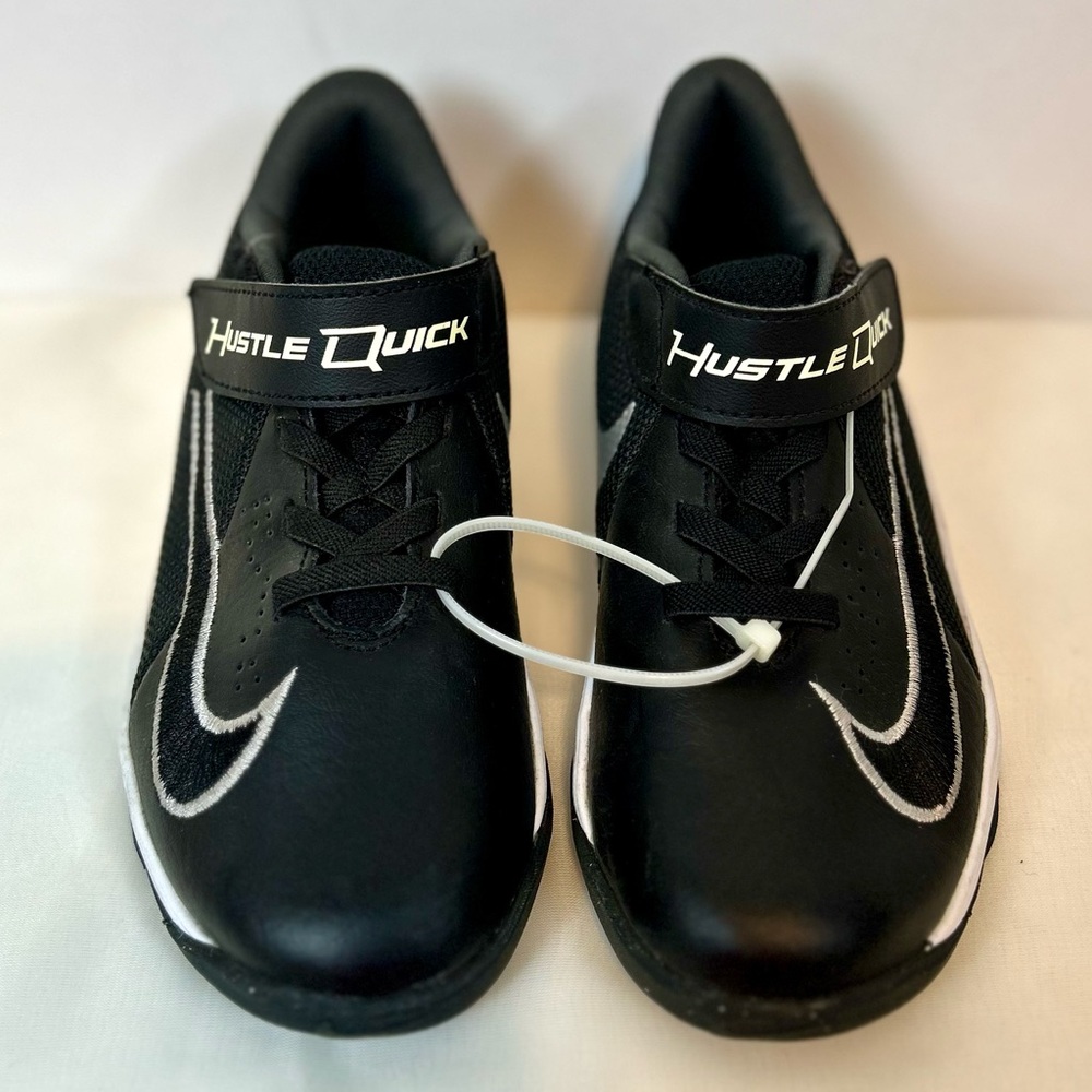 Kids Nike Team Hustle Black High Top Basketball Shoes / Size 11 C